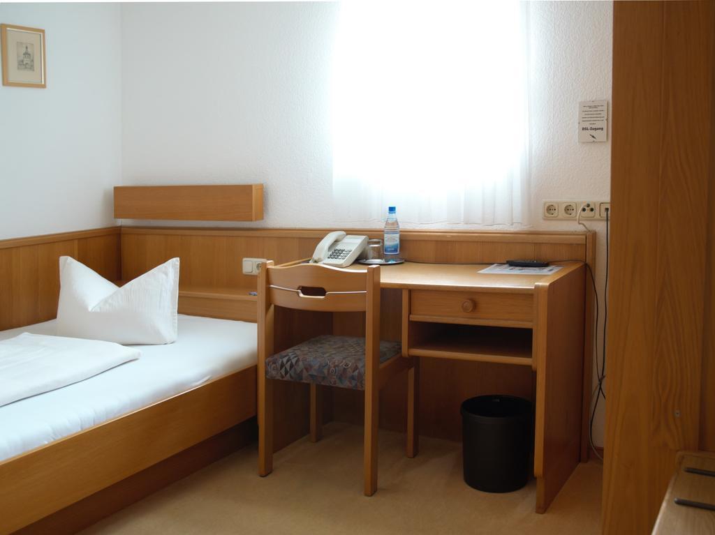 Hotel-Garni 'Zum Weinkrug' Sommerhausen Camera foto