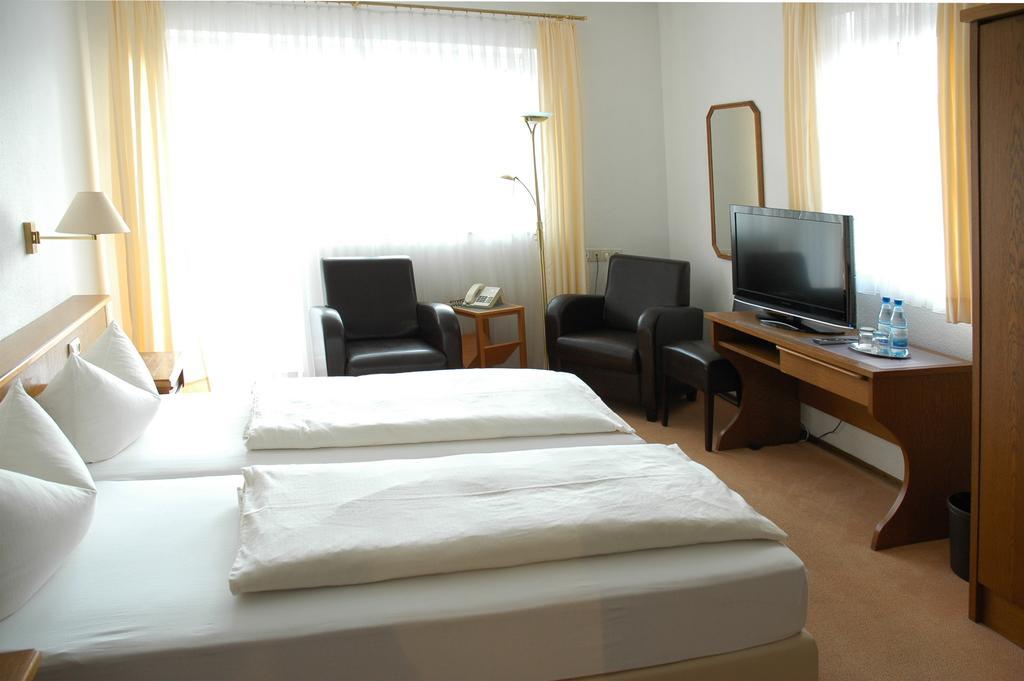 Hotel-Garni 'Zum Weinkrug' Sommerhausen Camera foto